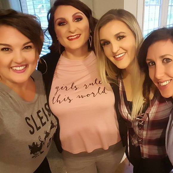 Meet your Posher, Lindsey - Picture 1 of 1